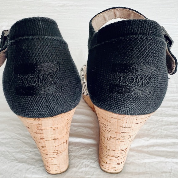 ☀️TOMS~ Strappy Wedges~ Size 8☀️ - Picture 15 of 16